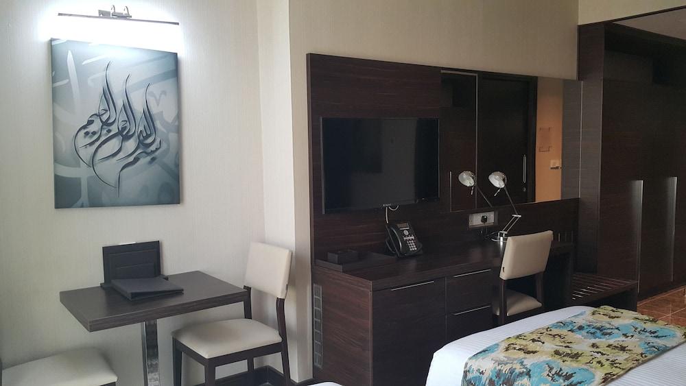 M Hotel Makkah By Millennium Mekka Exterior foto A room at the hotel