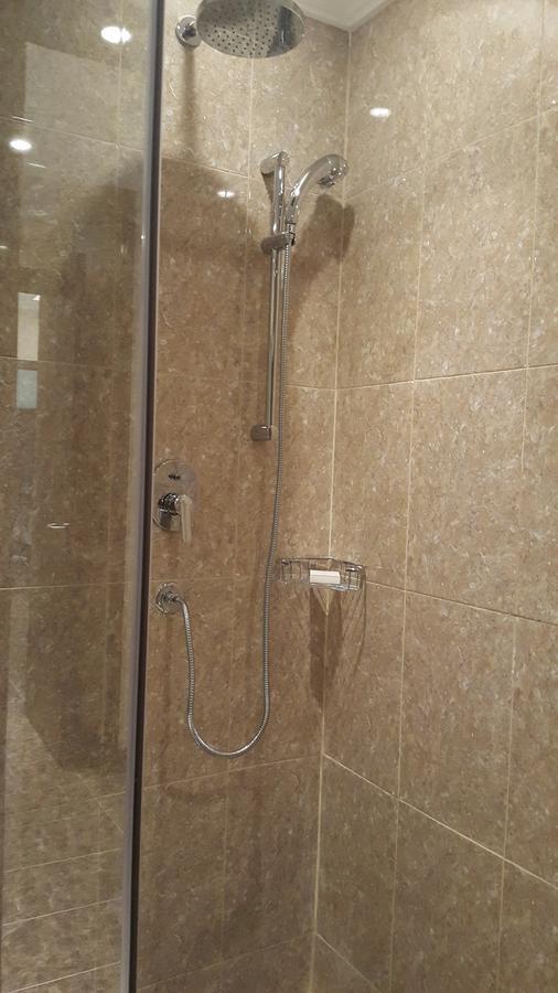 M Hotel Makkah By Millennium Mekka Zimmer foto Shower