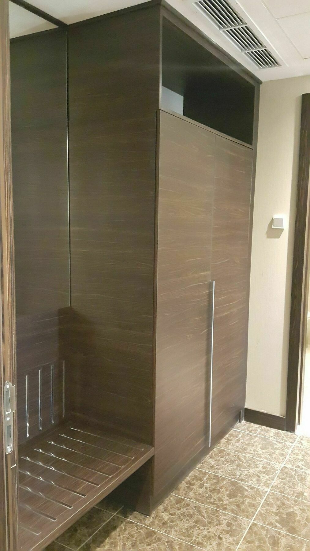 M Hotel Makkah By Millennium Mekka Exterior foto A sliding door